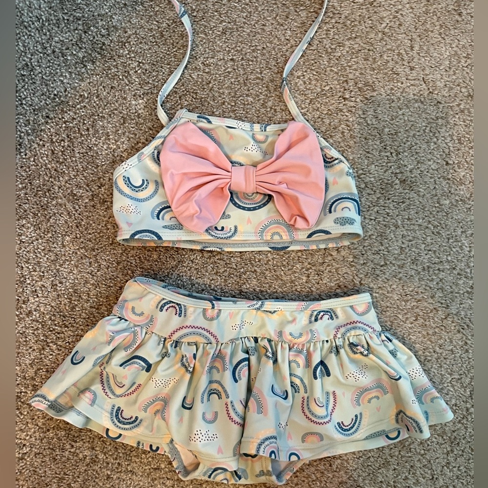 Title girls ruffle buttsswim suit